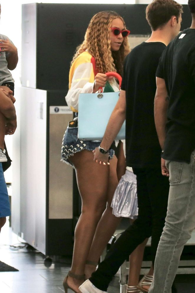 Beyonce In Jeans Shorts 06 Gotceleb