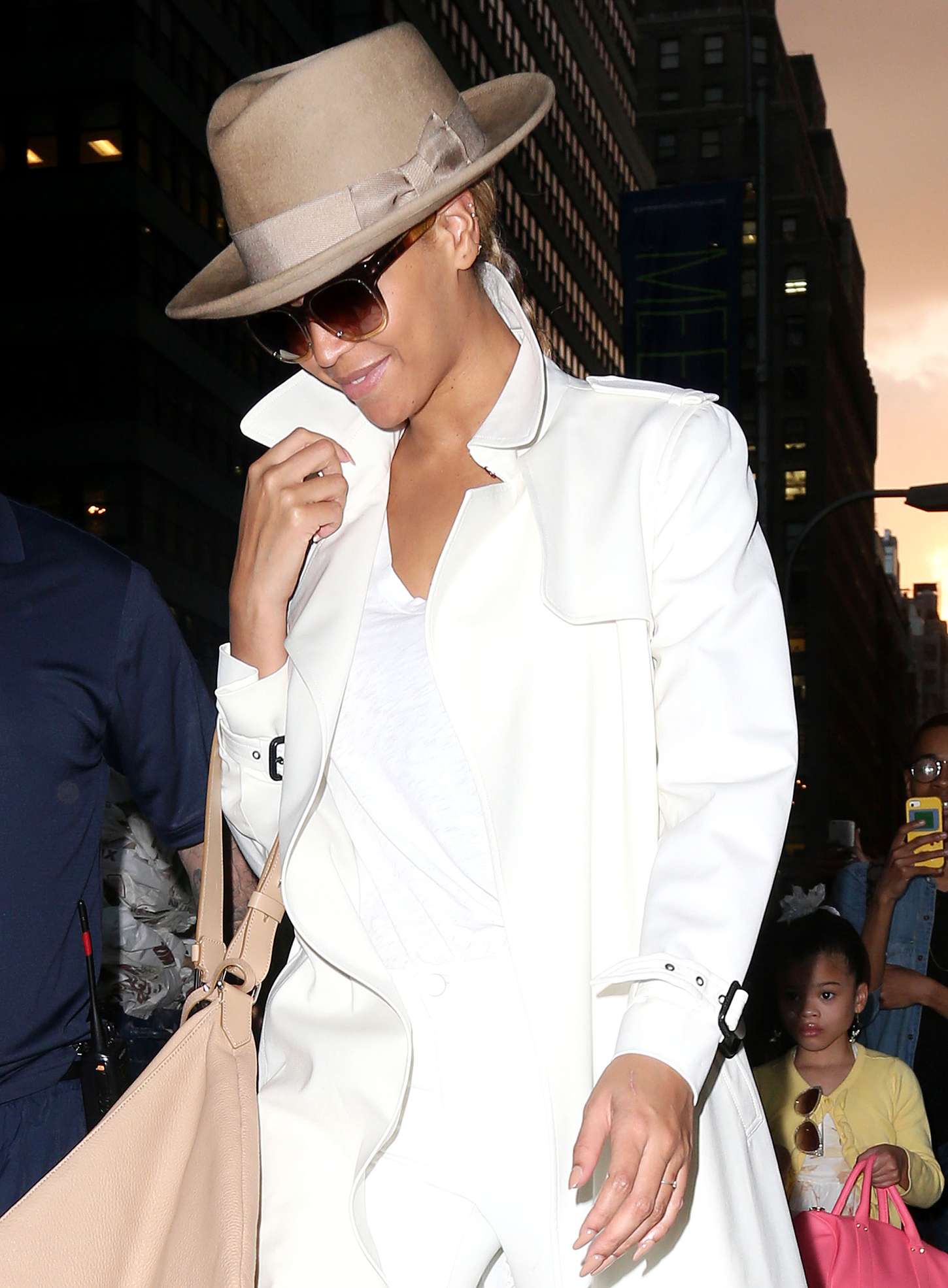 Beyonce 2015 : Beyonce: Out and about in NYC -03