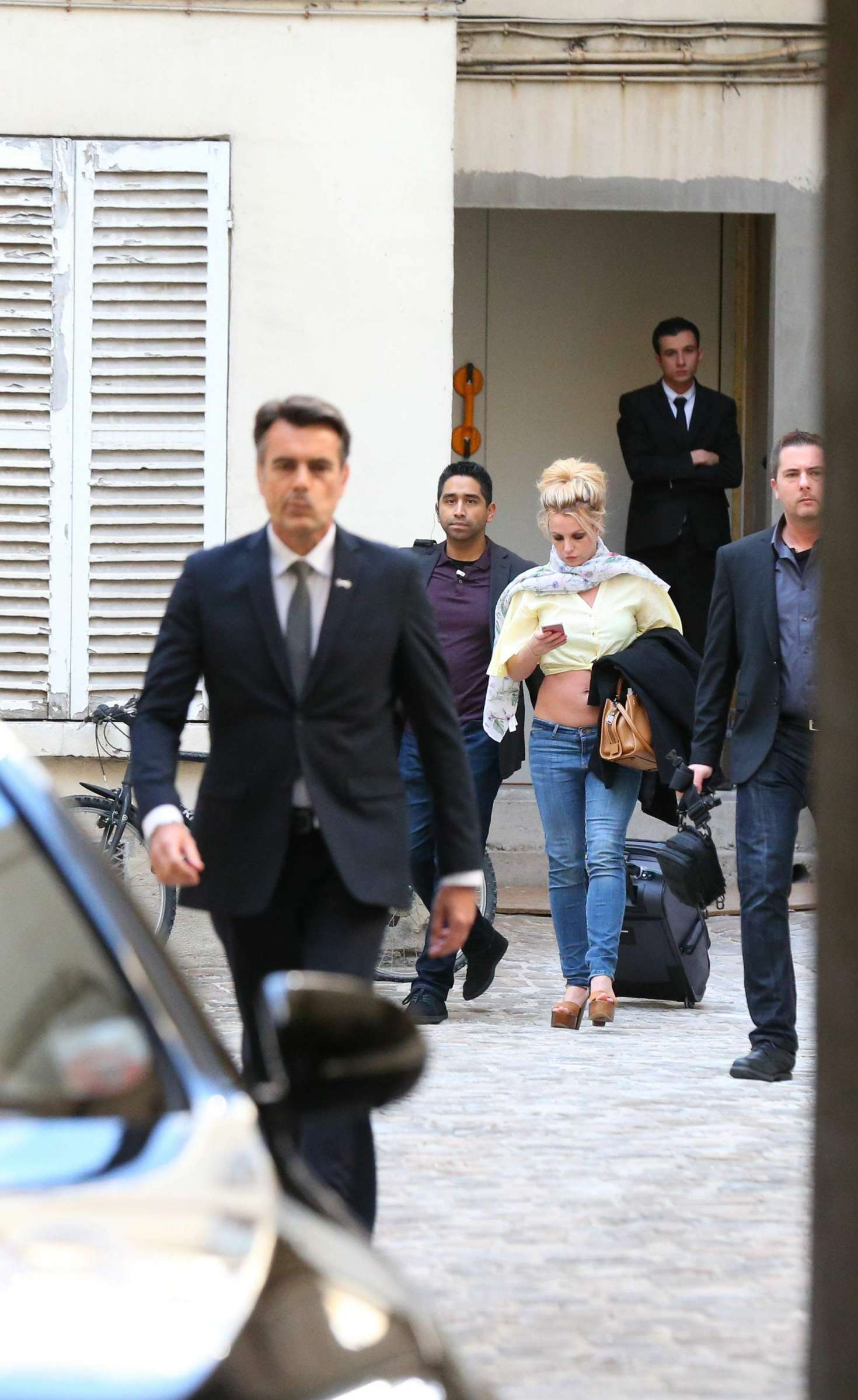 Britney Spears 2018 : Britney Spears: Leaving her hotel in Paris -06