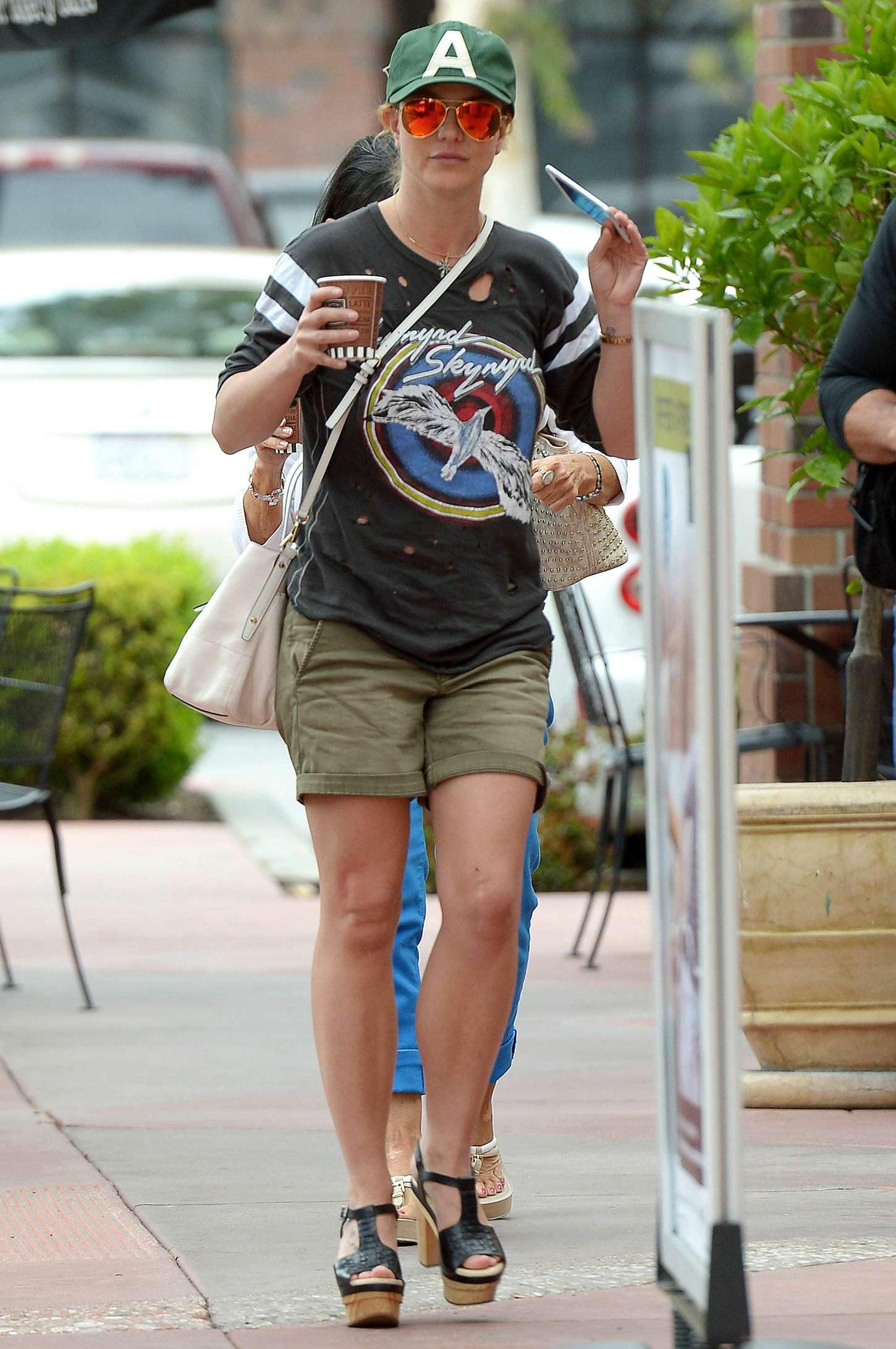 Britney Spears 2015 : Britney Spears out in Thousand Oaks -02