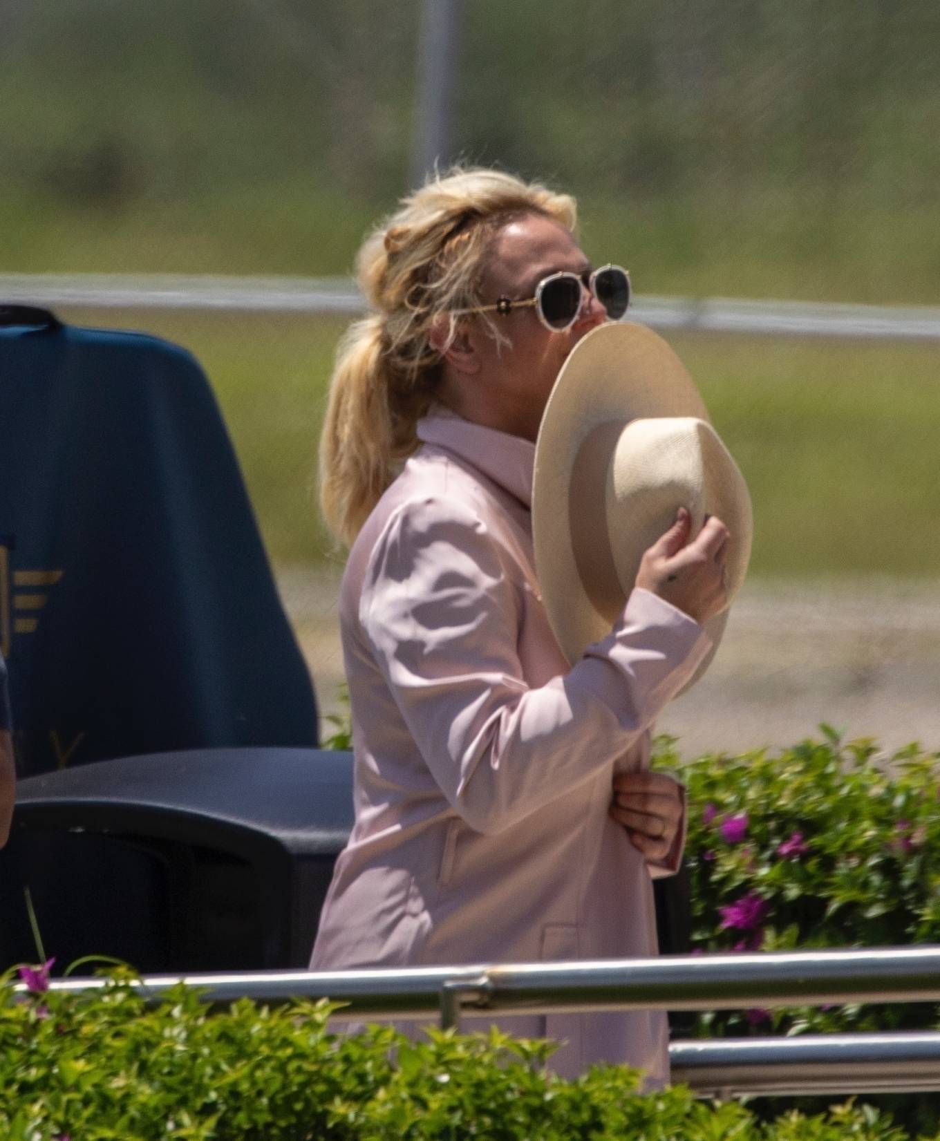 Britney Spears 2023 : Britney Spears – Spotted leaving the Cabo San Lucas-05