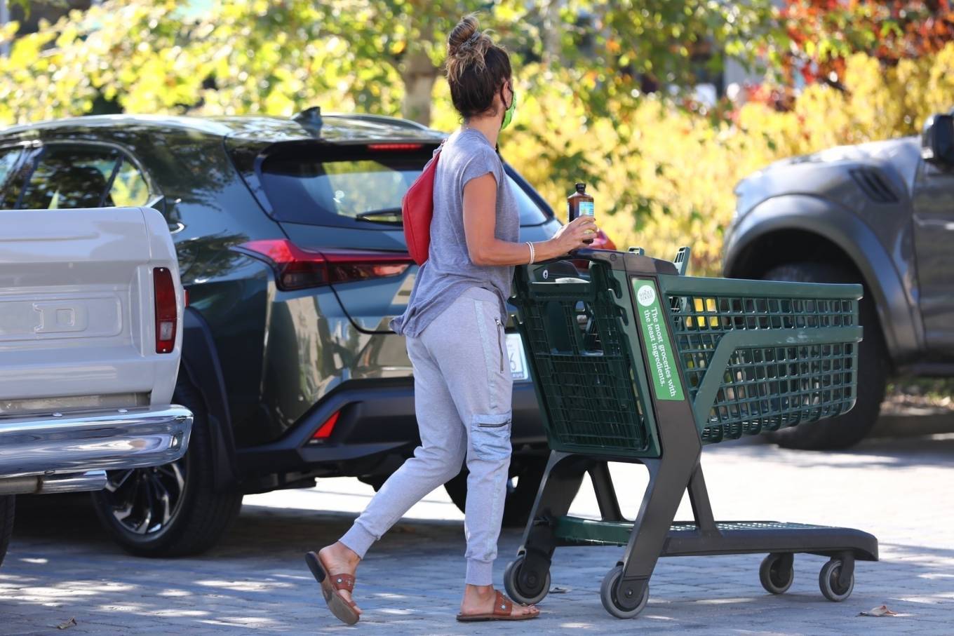 Brooke Burke – shopping at Whole Foods in Malibu