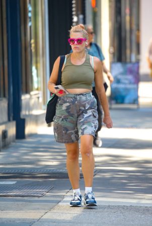 Busy Philipps - Photographed in The Big Apple, New York