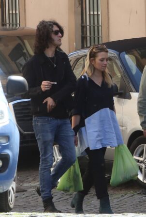 Carolina Crescentini - Out and about in Rome