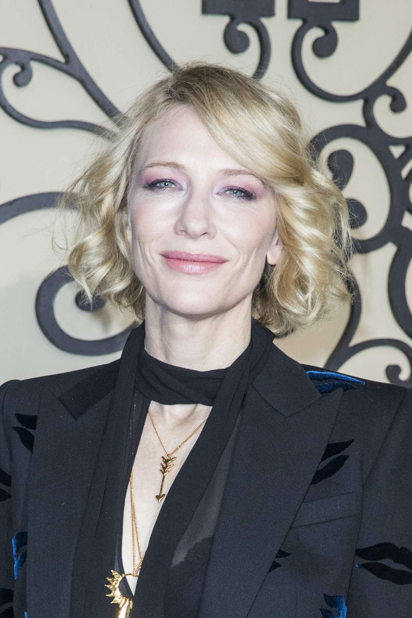 Cate Blanchett: Givenchy show - Spring Summer 2018 - Paris Fashion Week ...