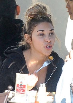 Chantel Jeffries enjoyed a healthy lunch at Urth Cafe in LA