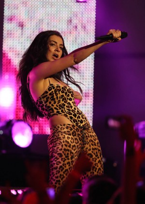 Charli XCX - Performs on Jimmy Kimmel Live in Hollywood