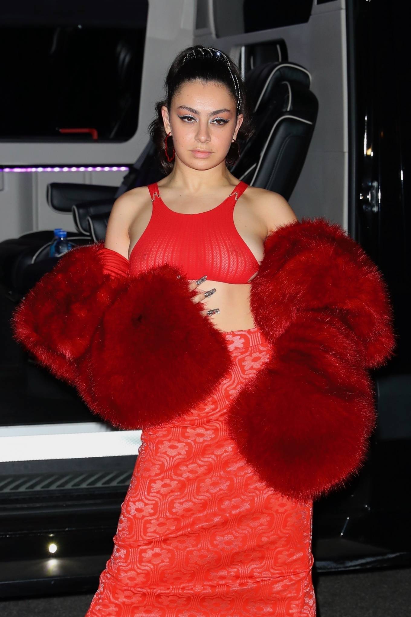 Index of /wp-content/uploads/photos/charli-xcx/rocks-in-a-red-gown