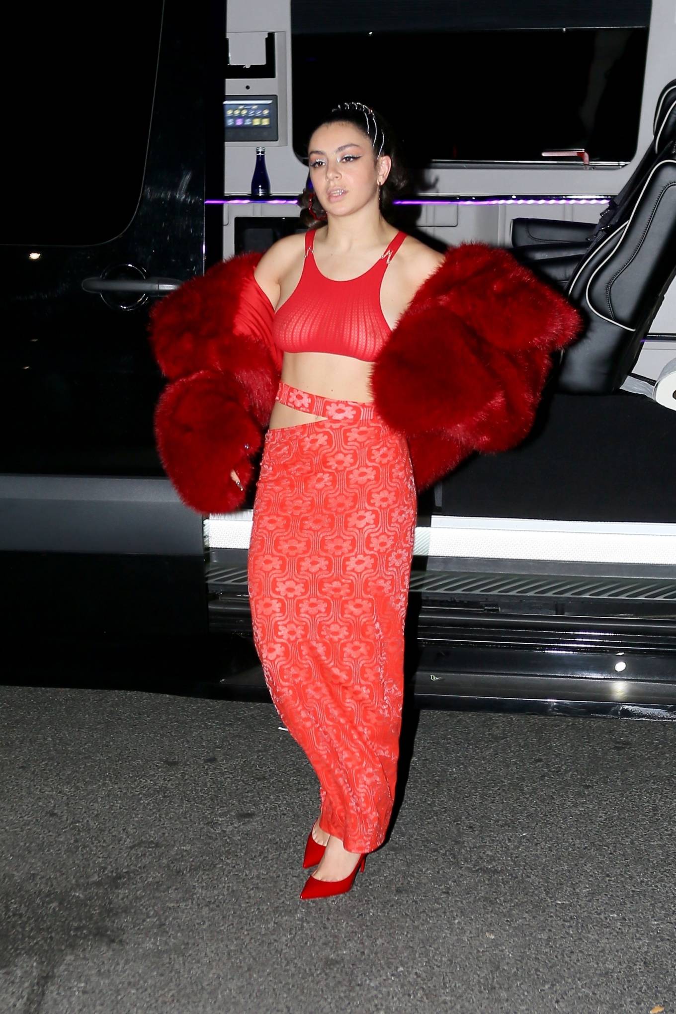 Index of /wp-content/uploads/photos/charli-xcx/rocks-in-a-red-gown