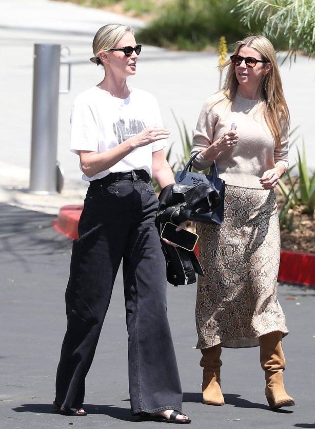 Charlize Theron - Exits the Netflix building in Los Angeles