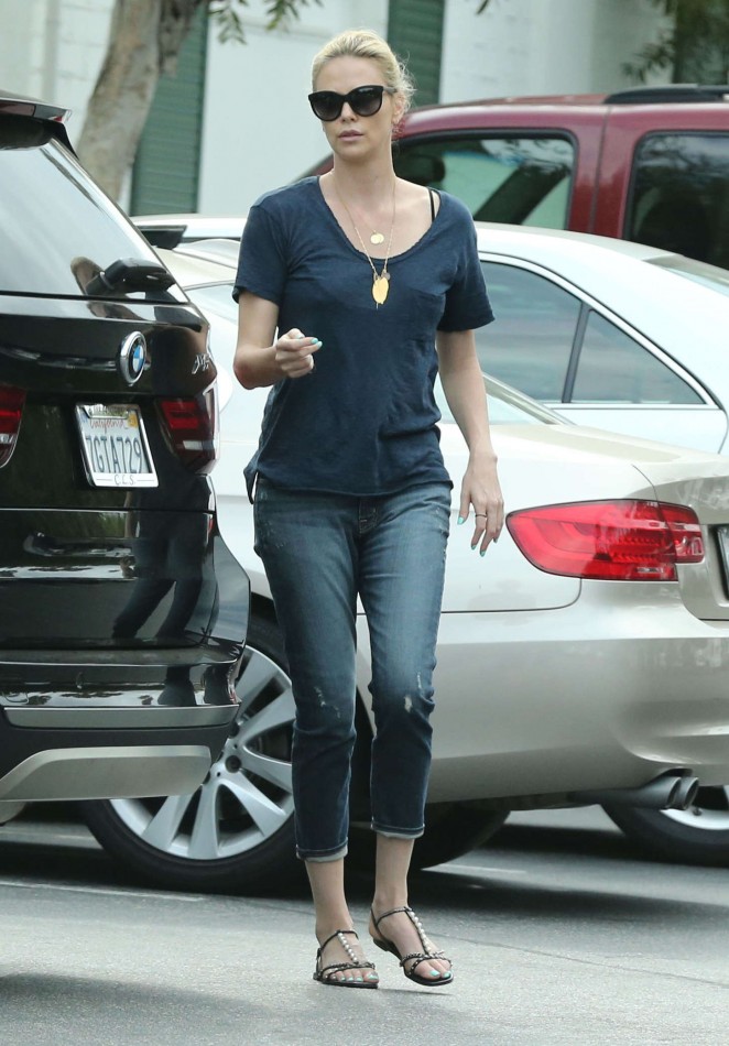 Charlize Theron Booty in Jeans-07 – GotCeleb