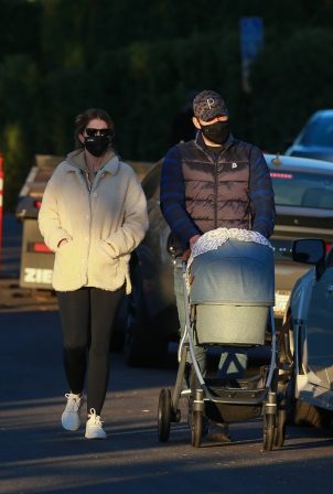 Chris Pratt and Katherine Schwarzenegger - Out with their daughter in Santa Monica on a sunset
