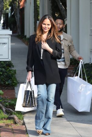 Chrissy Teigen - Shopping candids on Melrose Place in West Hollywood