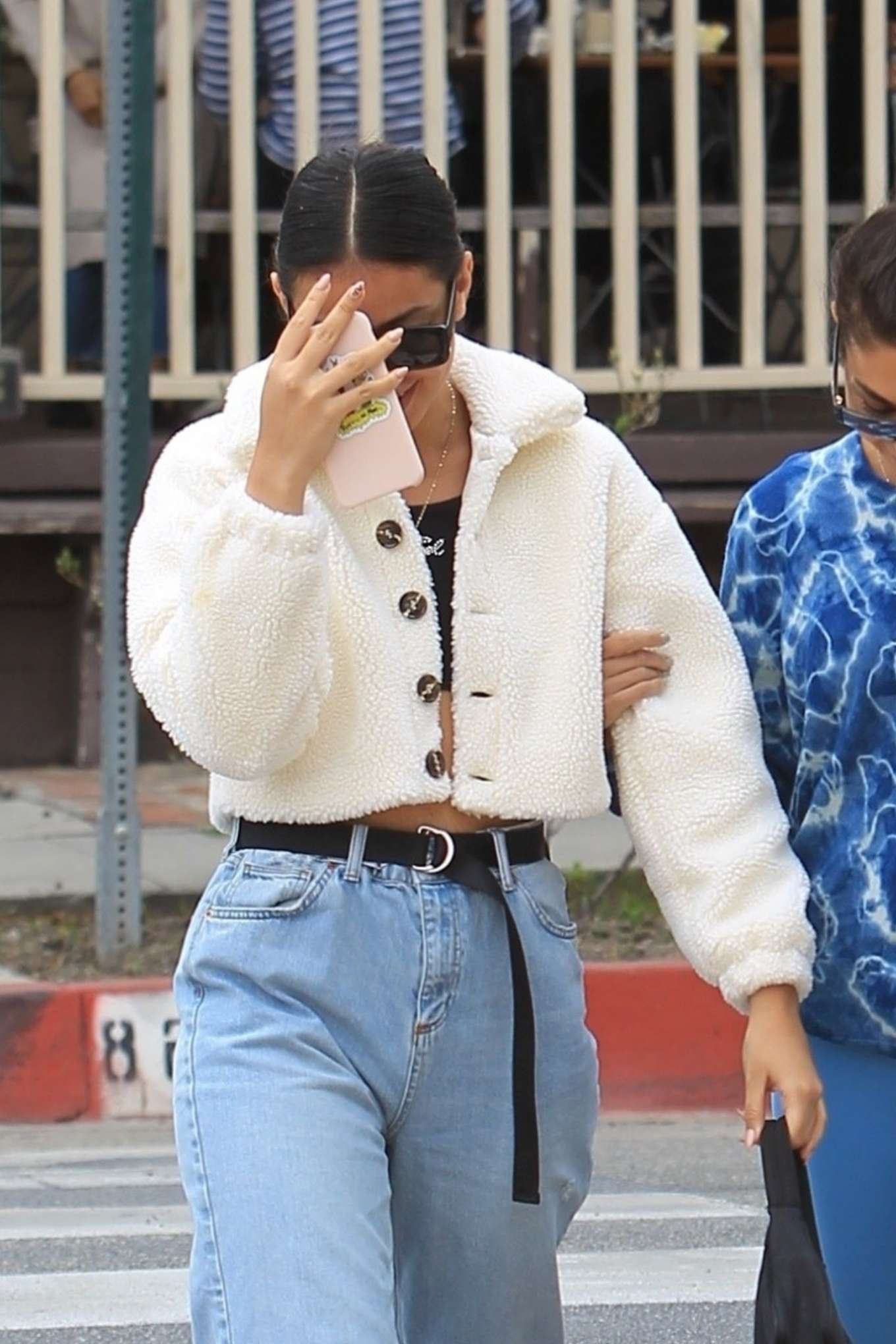 Cindy Kimberly and Chantel Jeffries: Out for lunch at Le Pain -08