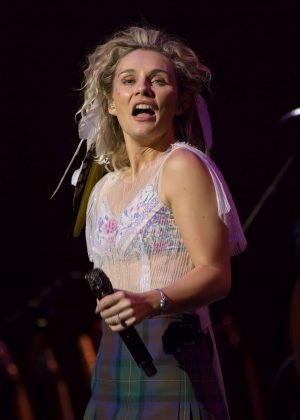 Clare Bowen - Performs at the Royal Concert Hall in Glasgow