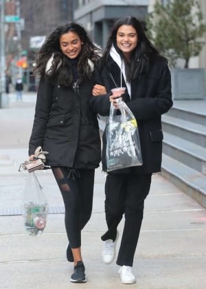 Daniela Braga and Kelly Gale - Shopping in New York