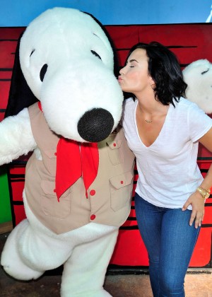 Demi Lovato - Celebrates her birthday in Buena Park