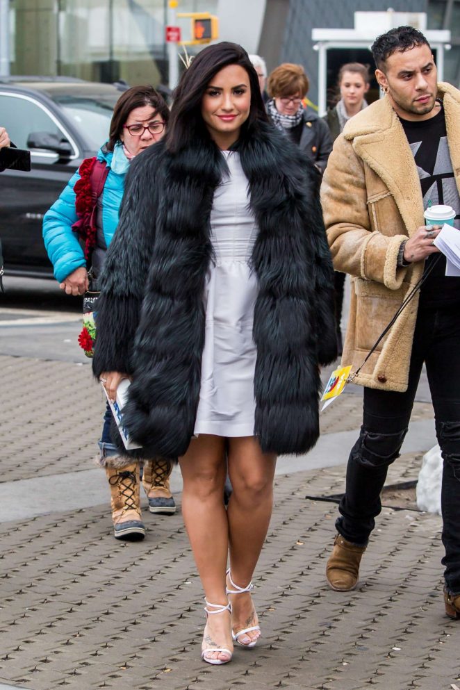 Demi Lovato in Black Fur Coat -04 – GotCeleb