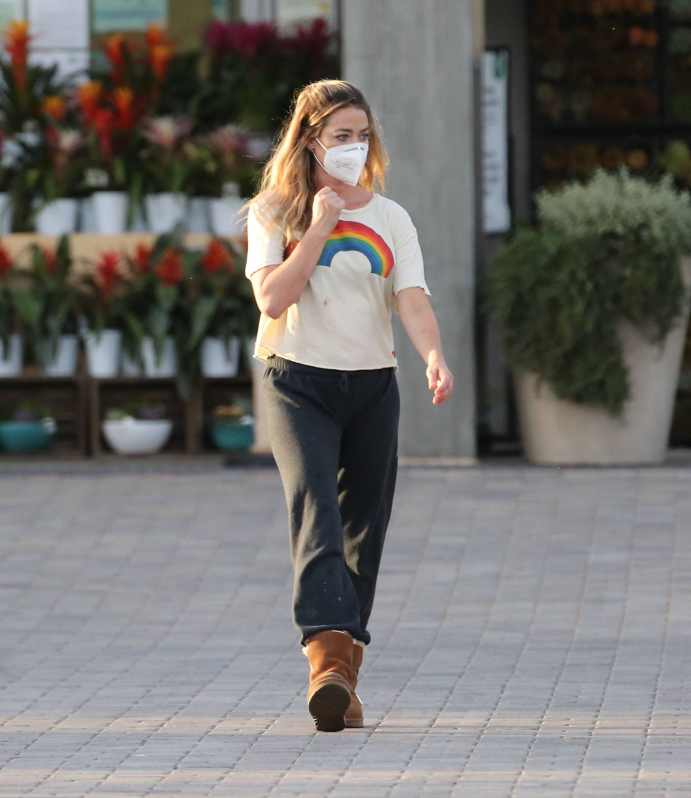 Denise Richards â€“ Shopping at Whole Foods in Malibu