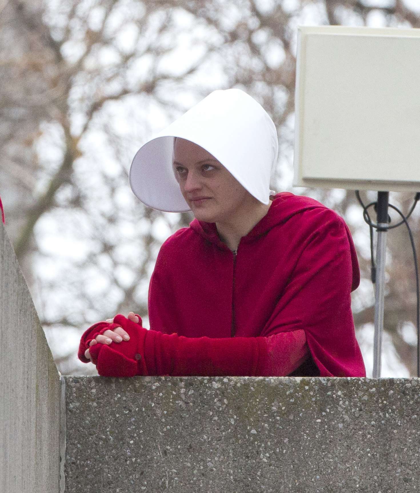 Elisabeth Moss: Filming scenes for The Handmaids Tale -03 | GotCeleb