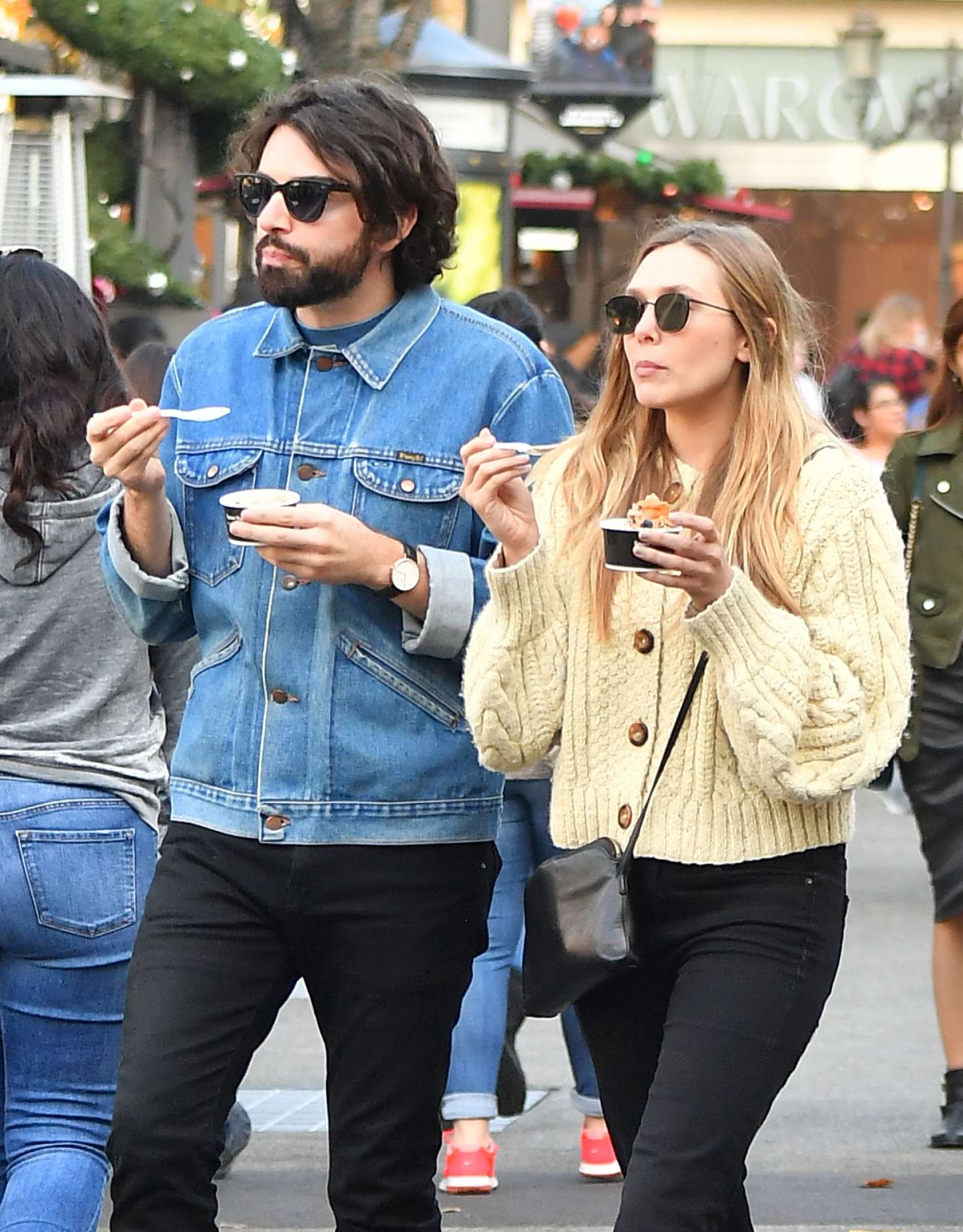 Elizabeth Olsen and her boyfriend Robbie Arnett out in Los Angeles -19