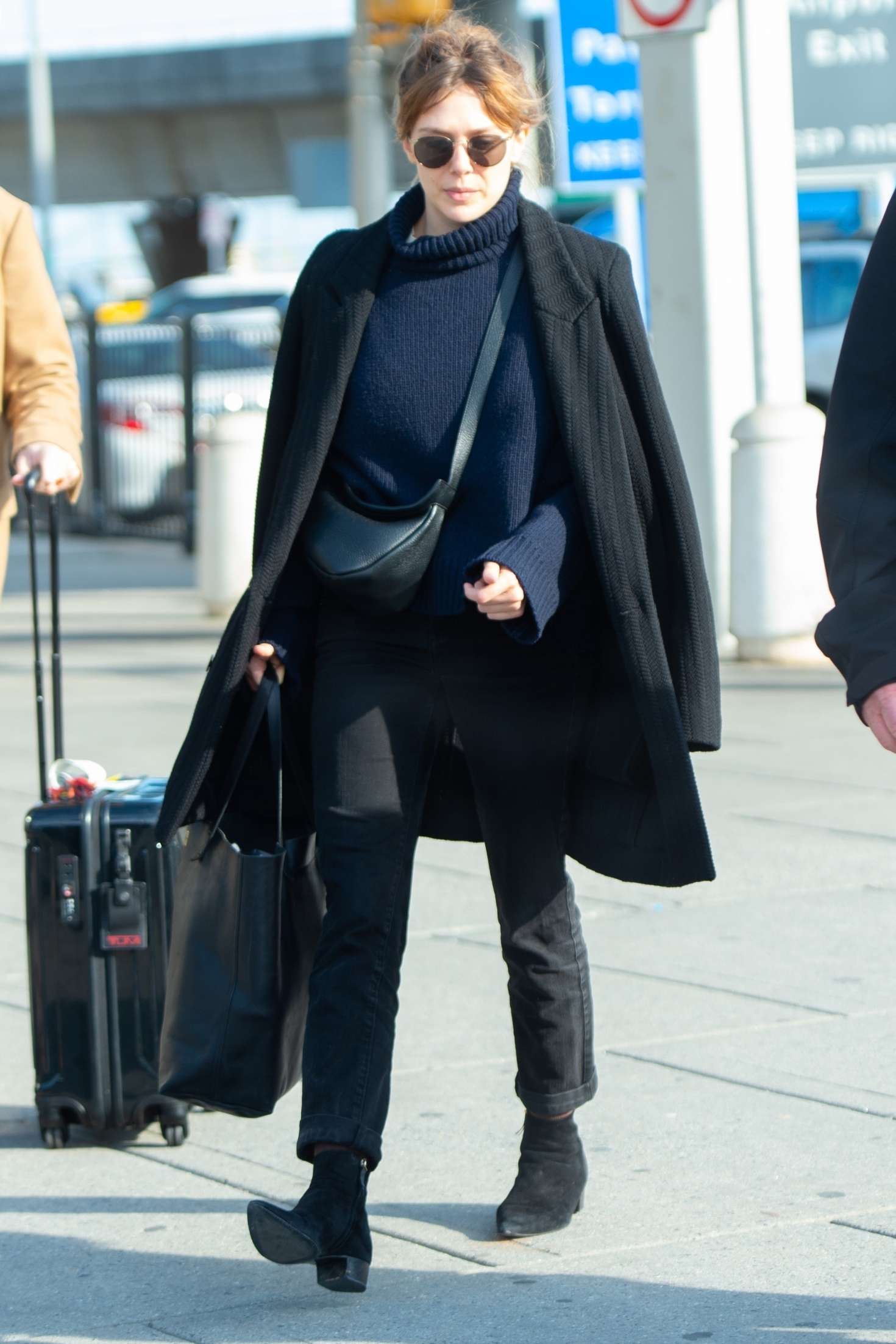 Elizabeth Olsen: Arrives at JFK Airport -03 | GotCeleb
