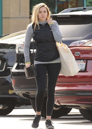 Elizabeth Olsen in Tights Leaving Gelson's Market in LA