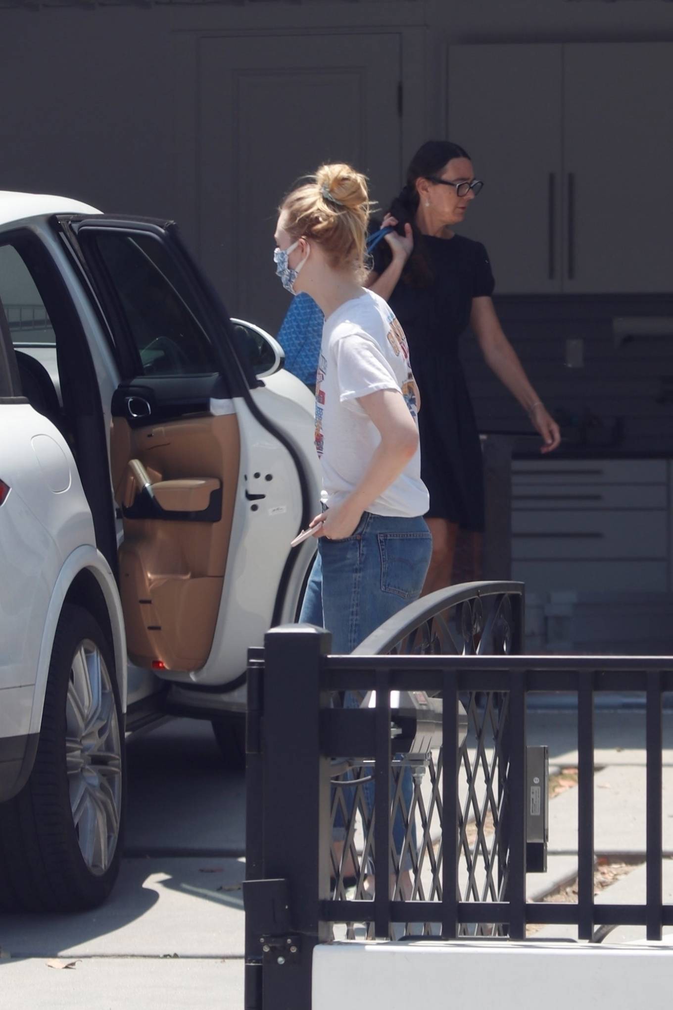 Elle Fanning in Jeans – Out in LA