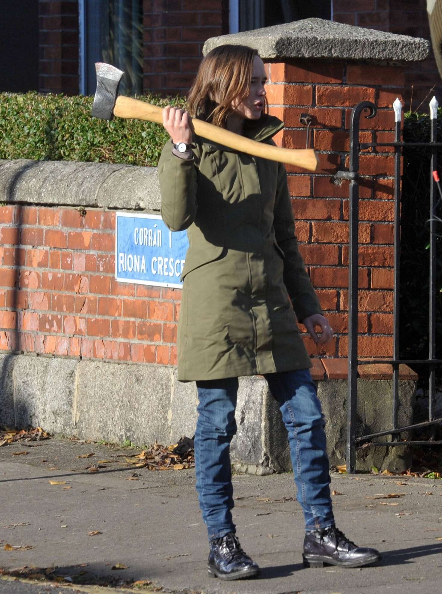 Ellen Page: Filming Scenes For The Third Wave -15 | GotCeleb
