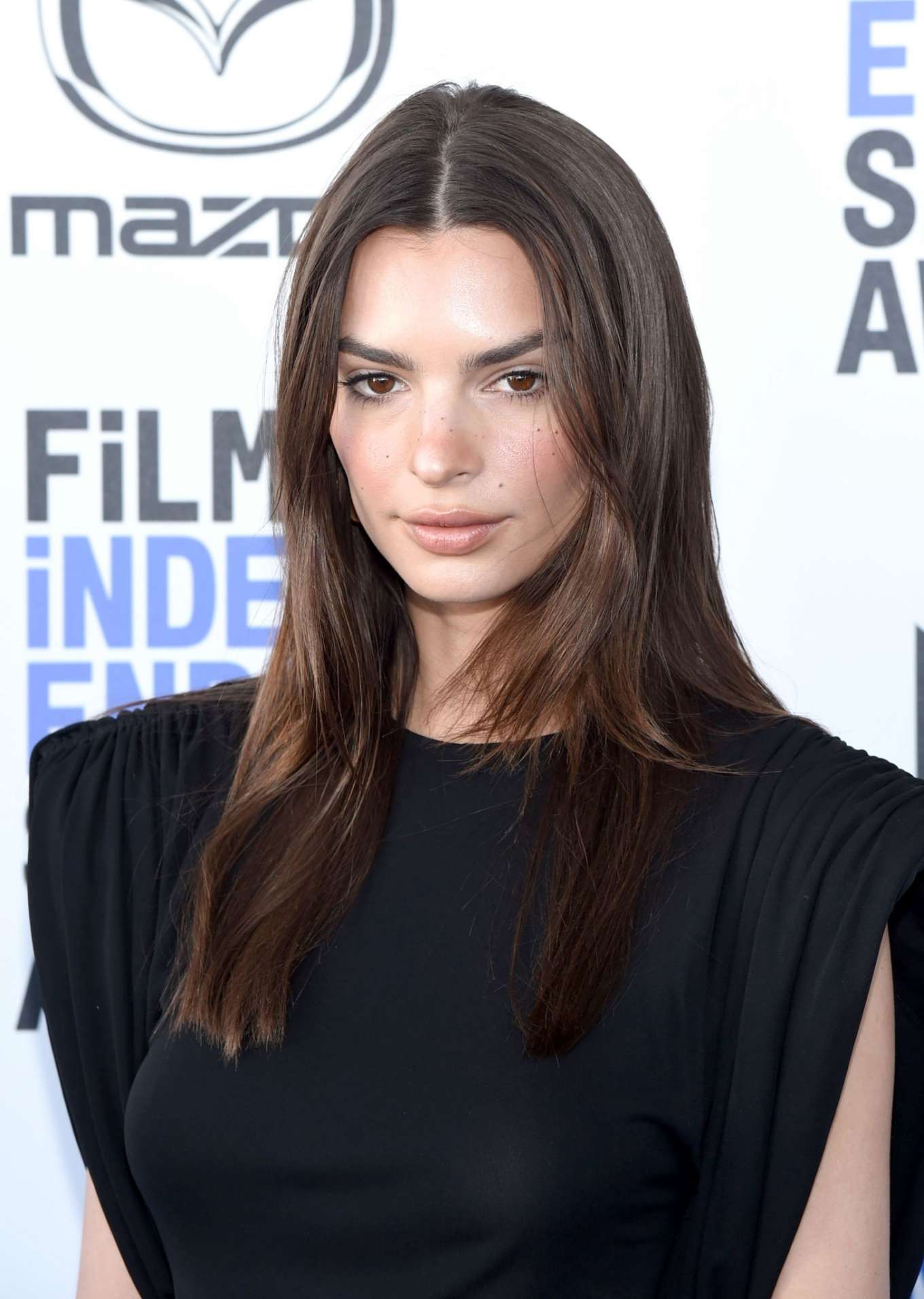 Emily Ratajkowski - 2020 Film Independent Spirit Awards in Santa Monica