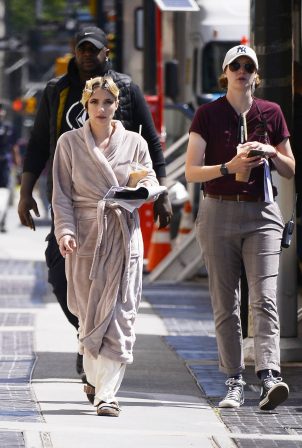 Emma Roberts - Filming 'Second Wife' in New York