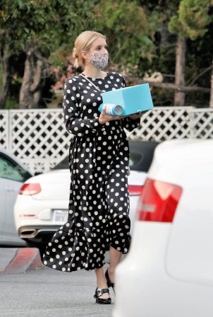 Emma Roberts - Shows baby bump while out shopping in Los Angeles