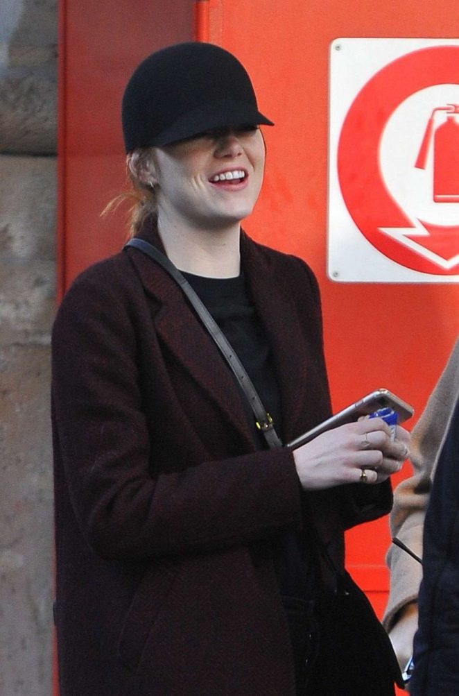 Emma Stone - Arrives at Gare du Nord in Paris