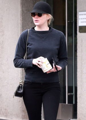 Emma Stone visit to the doctor's in Brentwood