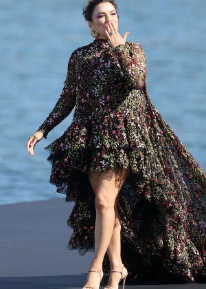 Eva Longoria - L'Oreal Runway Show in Paris