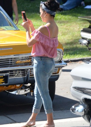 Eva Longoria in Tigth Jeans on 'Lowriders' set in LA