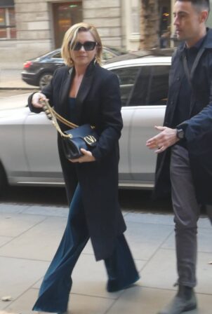 Florence Pugh - Arriving back at her London Hotel