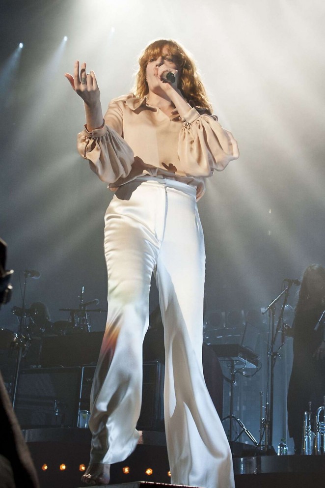 Florence Welch - Florence and The Machine Performing Live in Glasgow