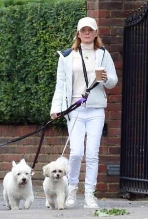 Geri Halliwell - Walking her pet dogs in North London