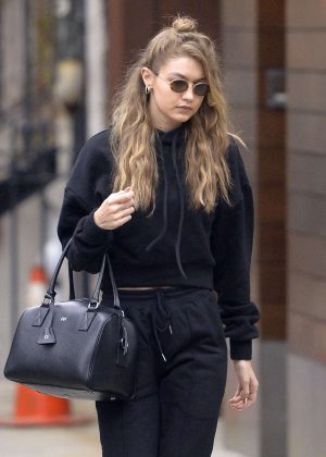 Gigi Hadid - Heading to the salon in New York City