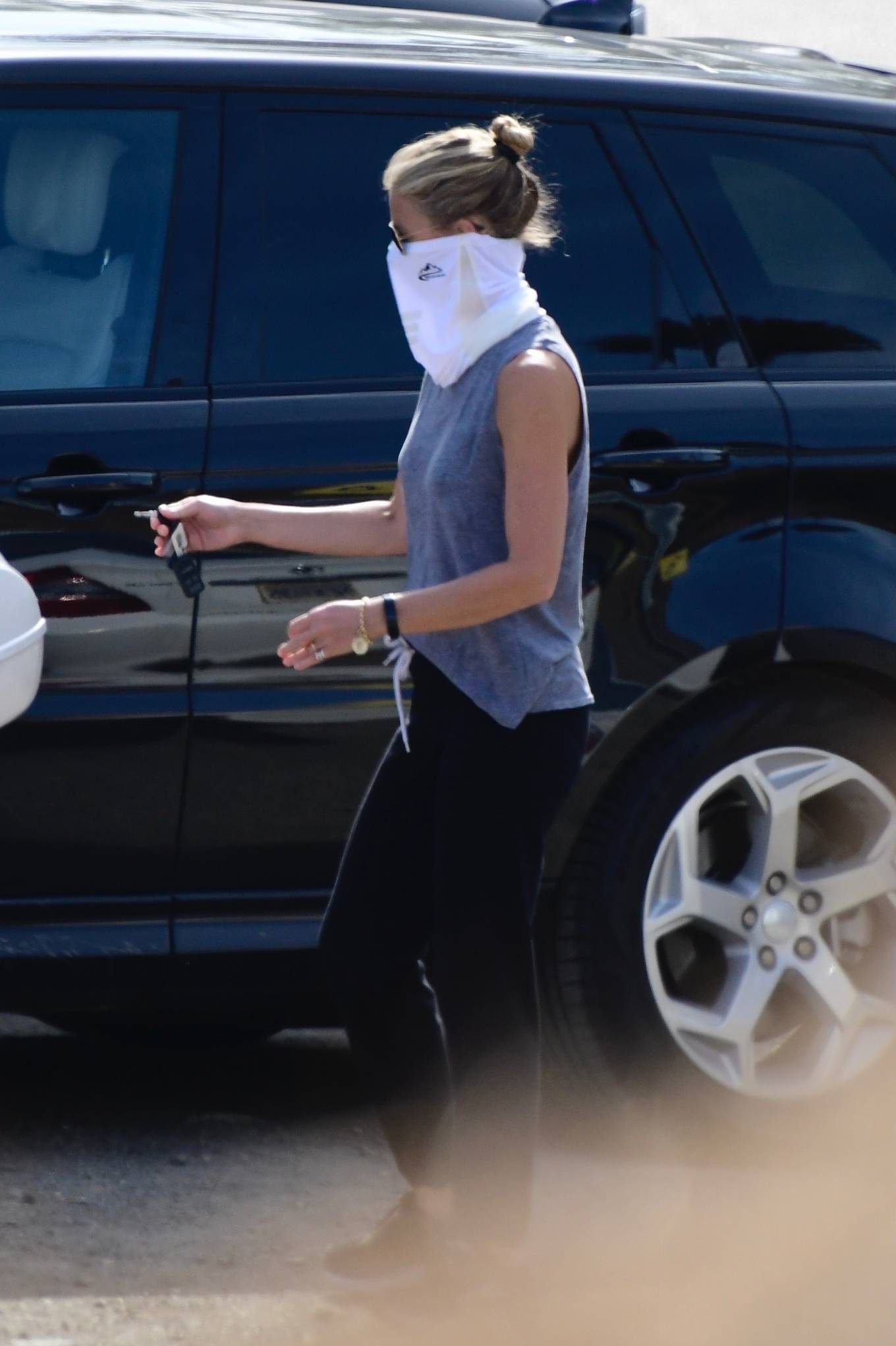 Gwyneth Paltrow – Out in Santa Monica