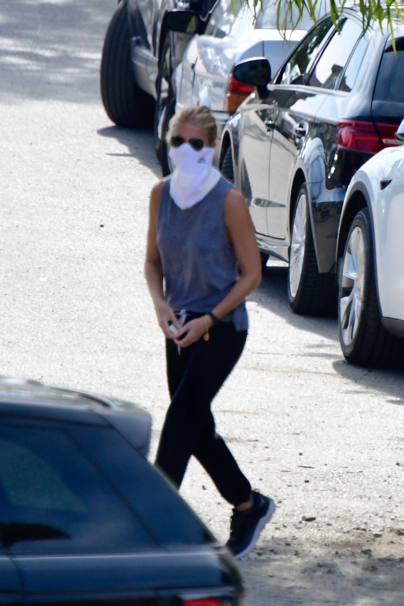 Gwyneth Paltrow – Out in Santa Monica