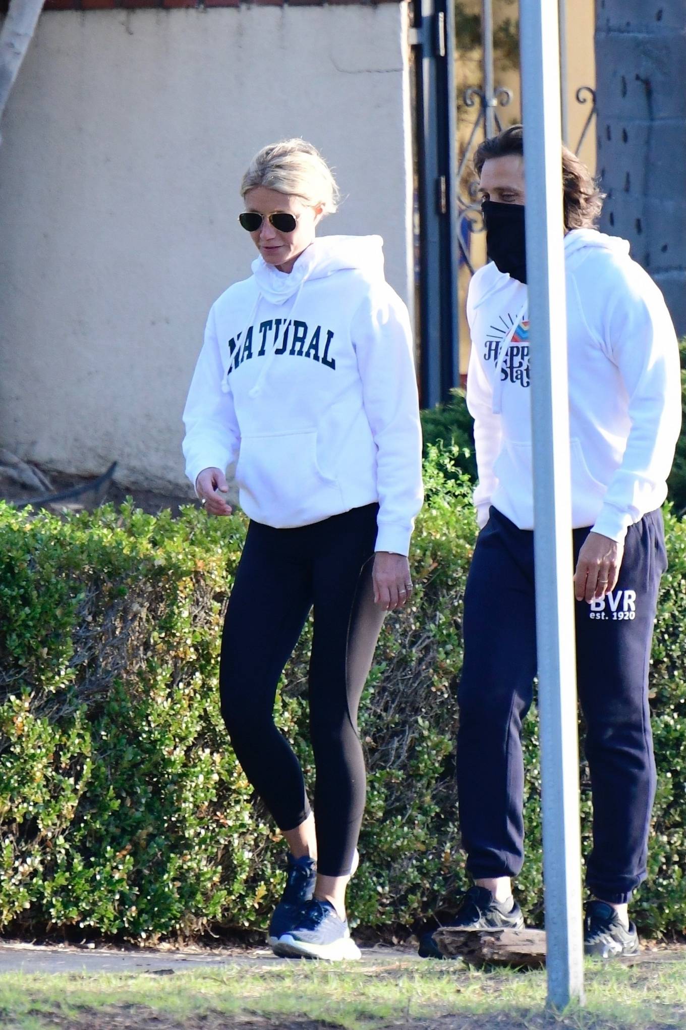 Gwyneth Paltrow – Spotted on a walk in Brentwood