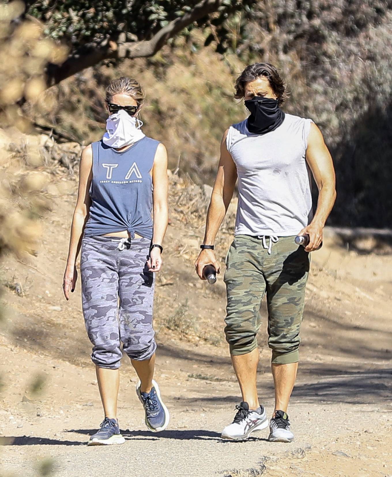 Gwyneth Paltrow – With husband Brad Falchuk hiking in Los Angeles