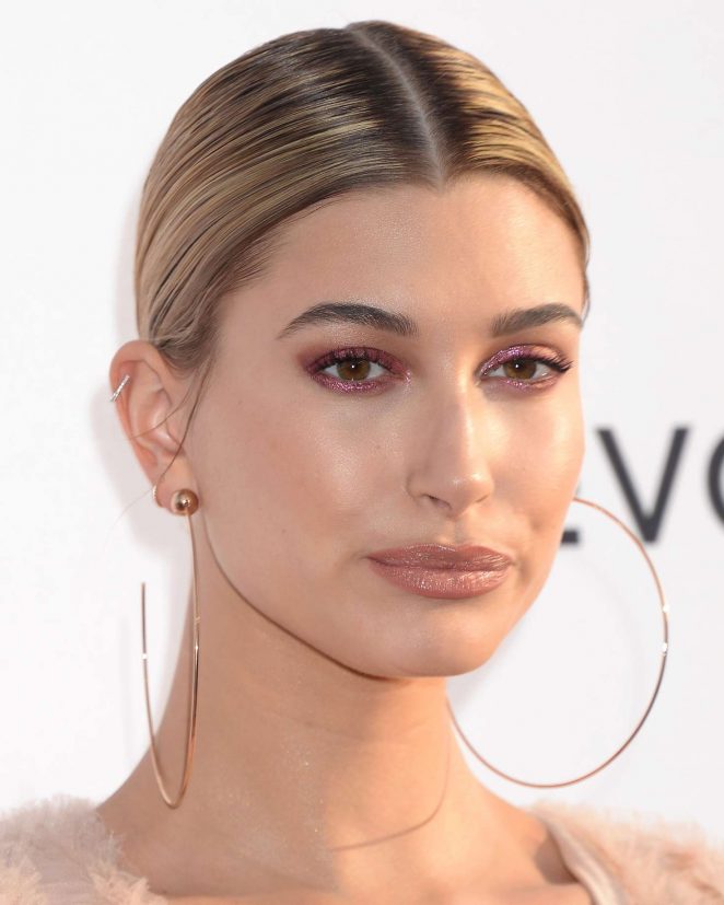 Index of /wp-content/uploads/photos/hailey-baldwin/daily-front-row-s