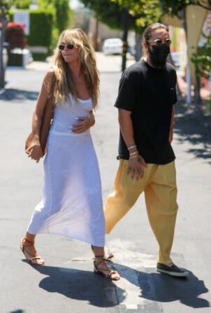 Heidi Klum - Goes shopping after lunch at Fred Segal in West Hollywood