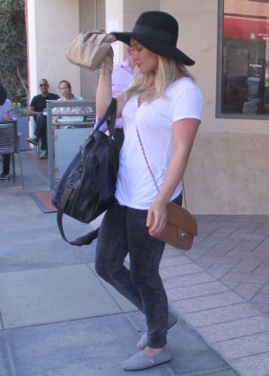Hilary Duff - Leaving a doctor's office in Beverly Hills