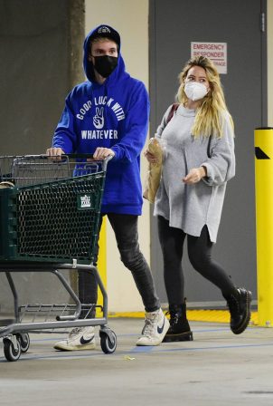 Hilary Duff - Seen at Whole Foods in Los Angeles