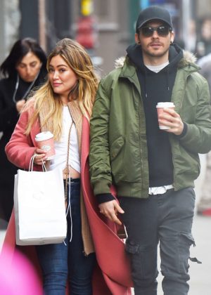 Hilary Duff with boyfriend Matthew Koma - Christmas shopping in NYC