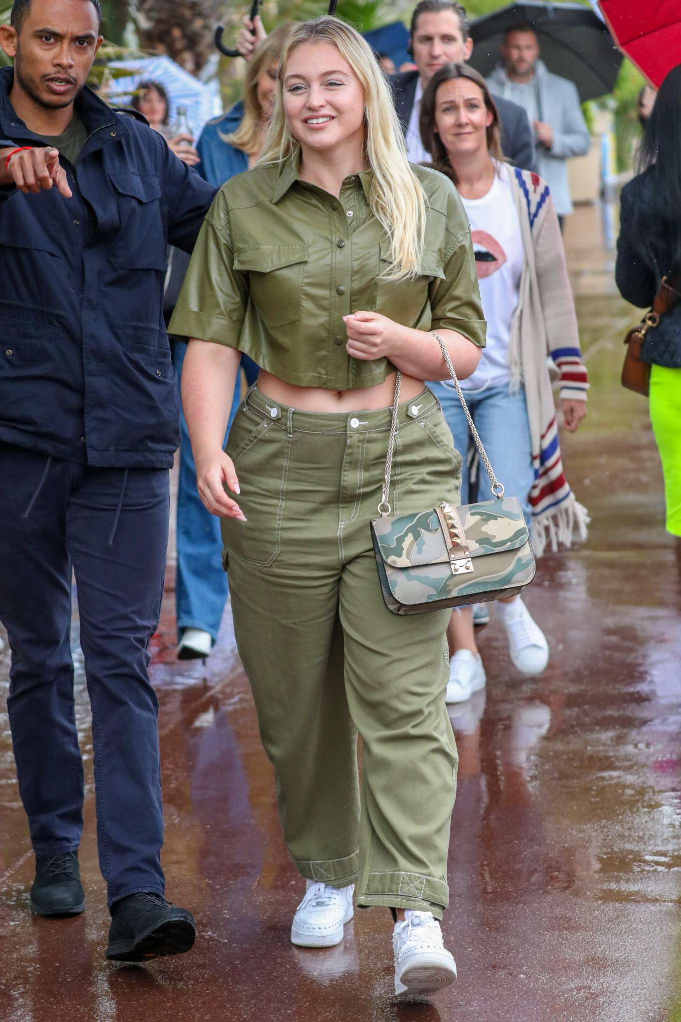 Iskra Lawrence â€“ On the Croisette in Cannes